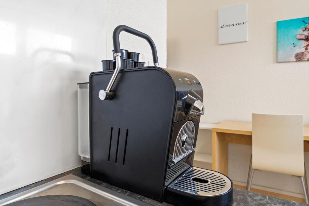 Excellent Connection-central-coffee-washer Apartment Basel